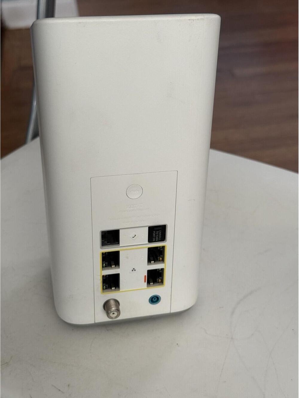 Comcast Xfinity XB7-CM GIGABIT Modem WiFi Router /no Power Cord , ( Untested) - Picture 3 of 5